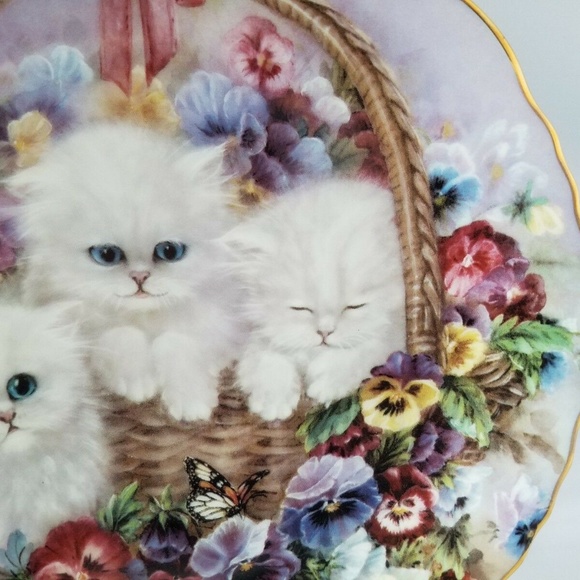 Bradford Exchange Basket of Love Collector Plate - Picture 5 of 6